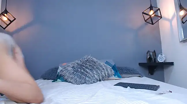 AbigailWilliams  online show from January 16, 5:33 pm