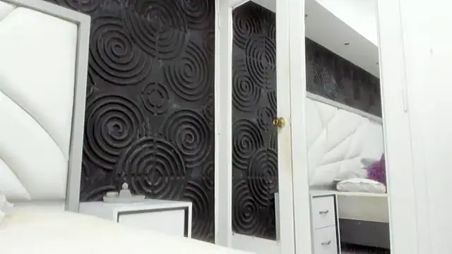 AbigailWilliams  online show from October 25, 1:07 pm