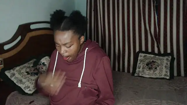 lyssyhorny online show from March 20, 12:37 am