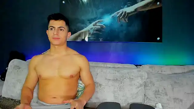 Crhis N Derek online show from February 1, 1:44 am