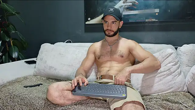 Crhis N Derek online show from November 8, 3:39 am