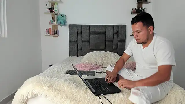 KattiaRose online show from February 27, 7:47 pm