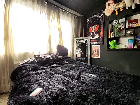 Nyx nayla online show from December 15, 2:16 pm