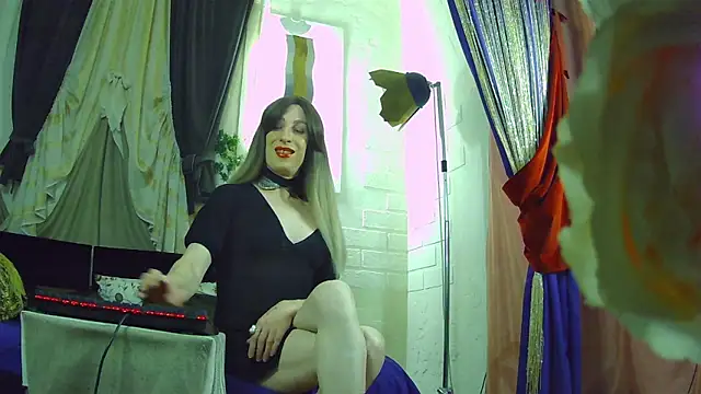 Mary Loon online show from November 3, 10:27 am