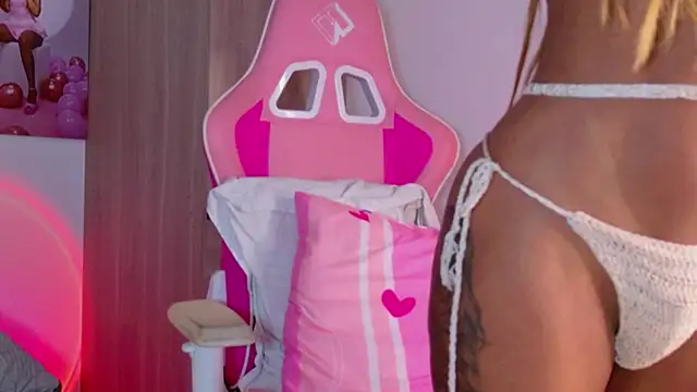 Susanamendezz online show from March 4, 4:24 pm