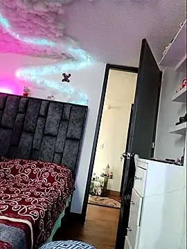 Snapshot of Nicole420squirt chatting on October 14, 6:31 pm Nicole420squirt online show from October 14, 6:31 pm