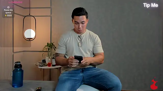 Ryan Hunt online show from December 1, 8:31 pm