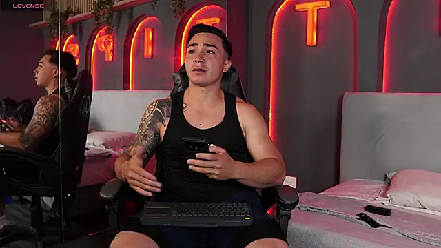 Ryan Hunt online show from December 18, 1:06 pm