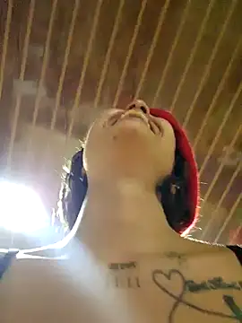 Snapshot of LorenRosse chatting on February 15, 11:58 pm LorenRosse online show from February 15, 11:58 pm