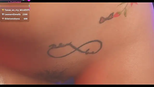 Snapshot of LorenRosse chatting on February 22, 3:23 am LorenRosse online show from February 22, 3:23 am