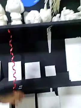 Snapshot of LorenRosse chatting on February 23, 12:08 am LorenRosse online show from February 23, 12:08 am