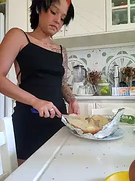 Snapshot of LorenRosse chatting on September 22, 4:25 am LorenRosse online show from September 22, 4:25 am