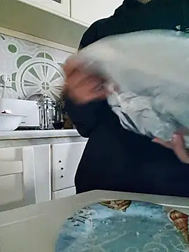 Snapshot of LorenRosse chatting on October 17, 4:26 am LorenRosse online show from October 17, 4:26 am