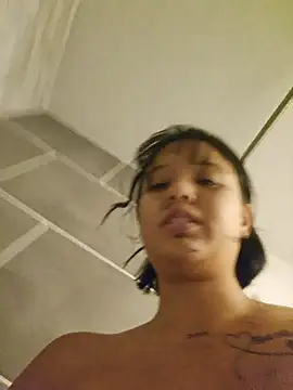 Snapshot of LorenRosse chatting on October 28, 11:29 pm LorenRosse online show from October 28, 11:29 pm