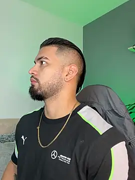 Snapshot of jaxon_colton chatting on February 17, 12:48 pm jaxon colton online show from February 17, 12:48 pm