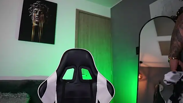 Snapshot of jaxon_colton chatting on March 22, 4:45 am jaxon colton online show from March 22, 4:45 am