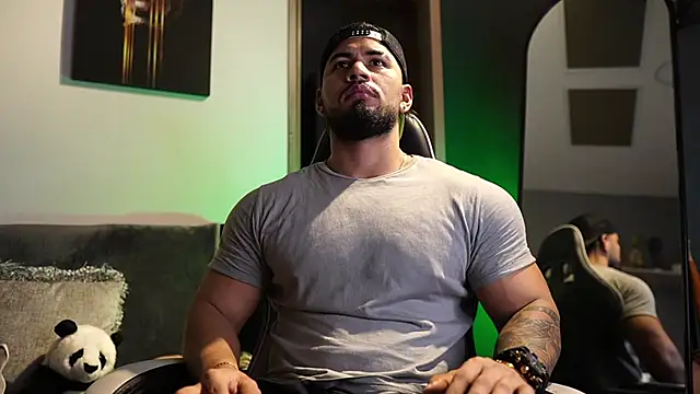 Snapshot of jaxon_colton chatting on March 23, 4:27 am jaxon colton online show from March 23, 4:27 am