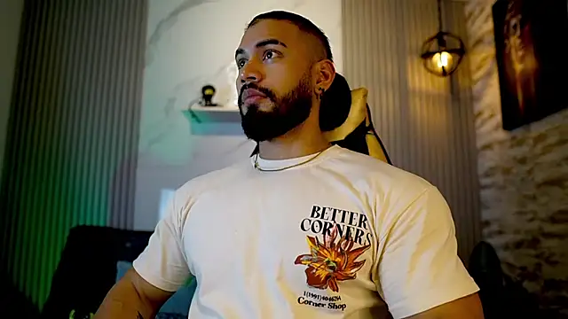 Snapshot of jaxon_colton chatting on December 18, 11:33 pm jaxon colton online show from December 18, 11:33 pm