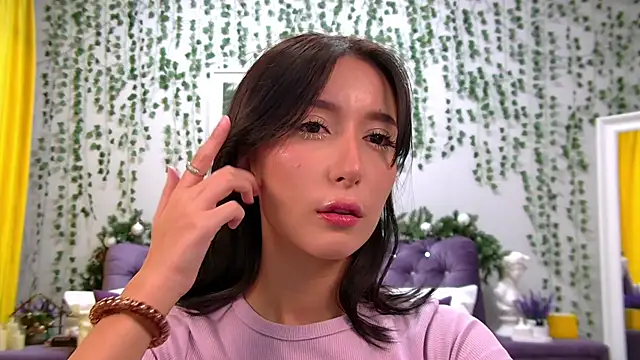 Snapshot of NicoleLimp chatting on December 12, 10:13 am NicoleLimp online show from December 12, 10:13 am