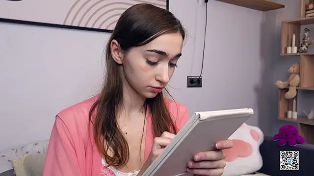 PollyBeev online show from November 6, 7:42 am