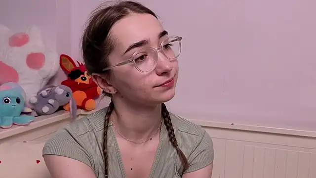 PollyBeev online show from July 13, 7:33 am