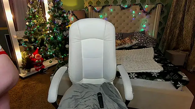 Snow WhiteeeX online show from December 14, 10:39 pm