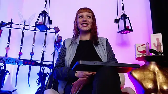 IvanaFetish online show from October 26, 11:53 pm