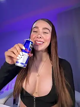 Lanataylor- online show from February 18, 11:30 pm