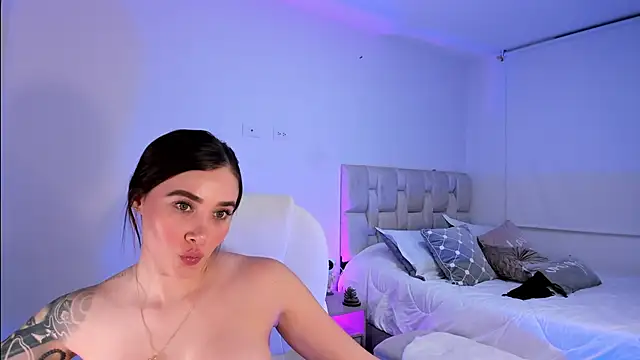 Lanataylor- online show from March 11, 11:59 pm