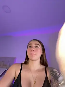 Lanataylor- online show from March 13, 9:37 pm