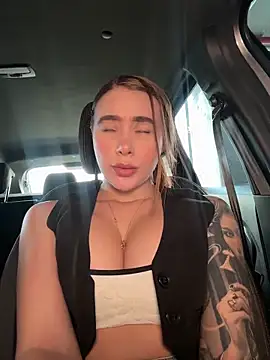 Lanataylor- online show from March 15, 7:42 pm