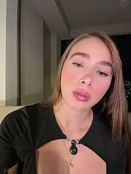 Lanataylor- online show from May 5, 12:18 am