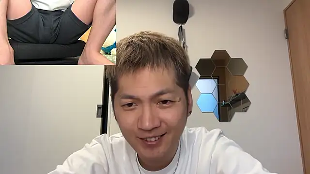 Snapshot of kensnb chatting on April 11, 9:08 pm kensnb online show from April 11, 9:08 pm