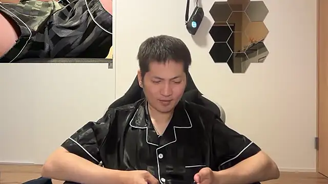 Snapshot of kensnb chatting on April 22, 12:50 pm kensnb online show from April 22, 12:50 pm