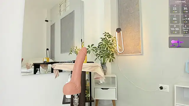 lannarusso  online show from March 25, 10:54 am