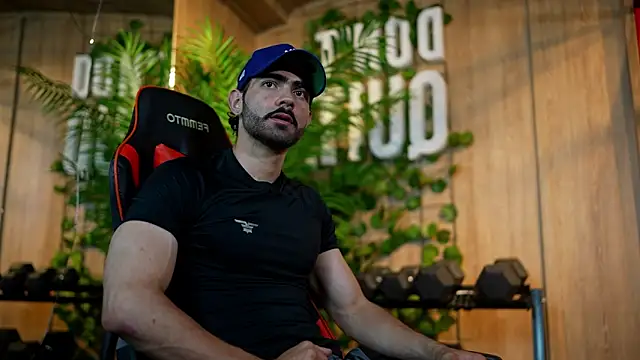 Austin bolt online show from December 11, 2:09 am