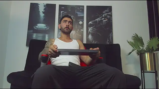 Austin bolt online show from March 8, 2:34 am