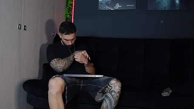 Austin bolt online show from January 13, 3:01 am