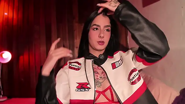 Snapshot of Alice_woodville chatting on November 10, 5:17 am Alice woodville online show from November 10, 5:17 am