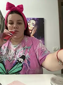MelanieBrownn online show from December 21, 8:10 pm