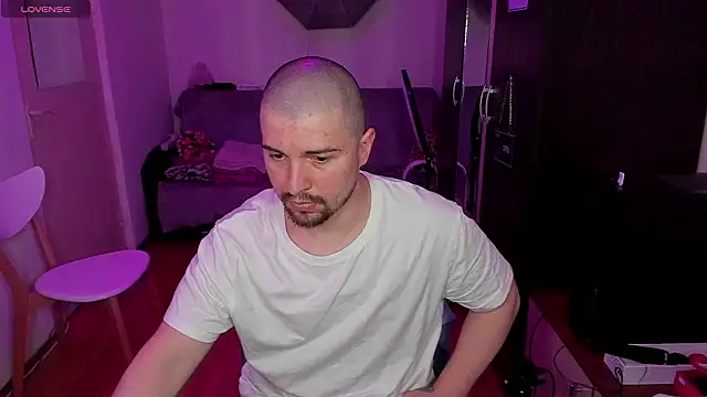 Snapshot of Michael_Wolfborn chatting on March 26, 2:44 pm Michael Wolfborn online show from March 26, 2:44 pm