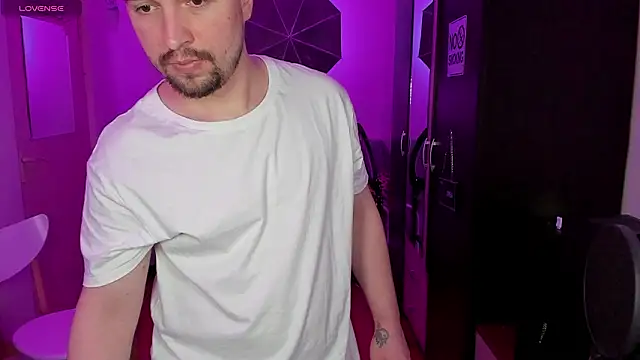 Snapshot of Michael_Wolfborn chatting on March 27, 3:12 pm Michael Wolfborn online show from March 27, 3:12 pm