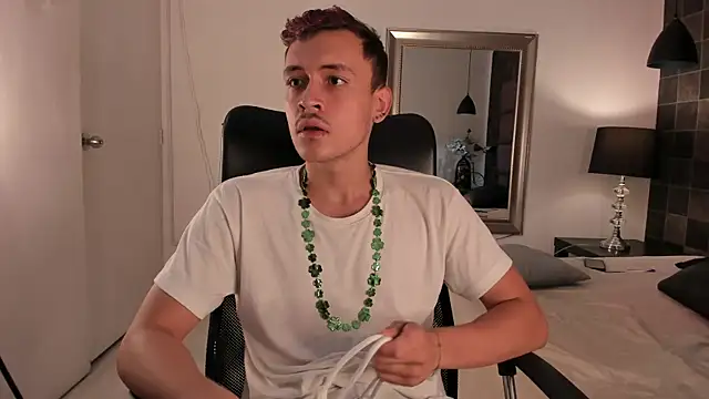 Desmon Clark online show from March 18, 12:16 am