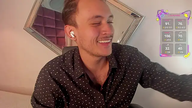 Desmon Clark online show from September 10, 11:27 pm