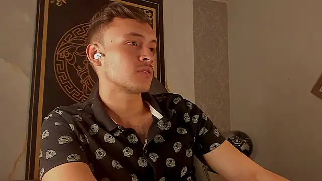 Desmon Clark online show from October 2, 10:28 pm