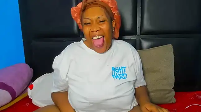 Sweetdelight86 online show from February 9, 6:26 pm