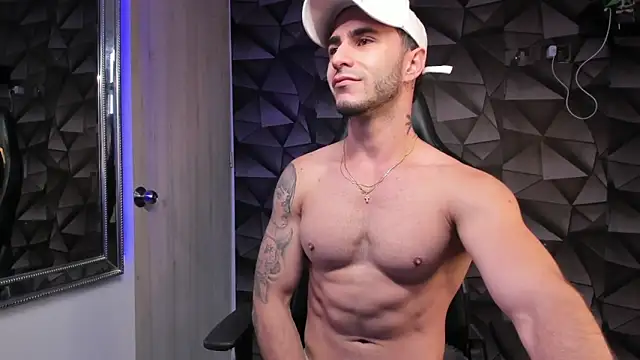 Snapshot of Tayler_duster chatting on December 16, 12:27 pm Tayler duster online show from December 16, 12:27 pm