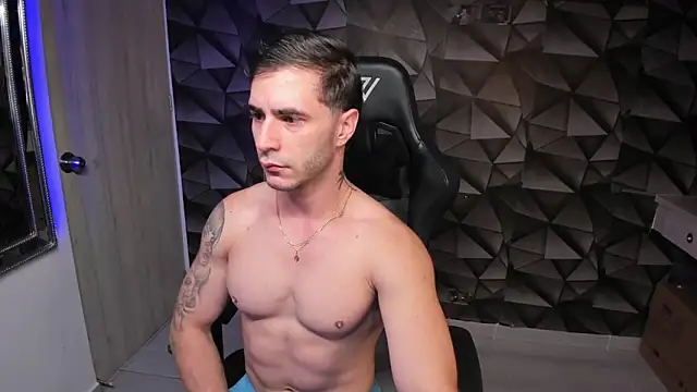 Snapshot of Tayler_duster chatting on December 23, 10:32 am Tayler duster online show from December 23, 10:32 am