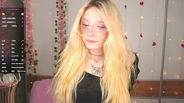Snapshot of Naughty__Couplles chatting on February 25, 3:16 am Naughty Couplles online show from February 25, 3:16 am