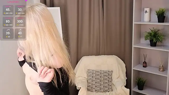 Snapshot of Naughty__Couplles chatting on March 24, 3:11 am Naughty Couplles online show from March 24, 3:11 am